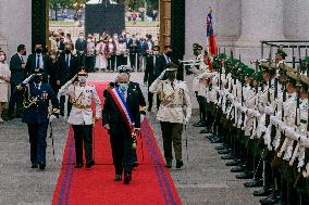 President Sebastián Piñera enters the Palacio de La Moneda for the last time